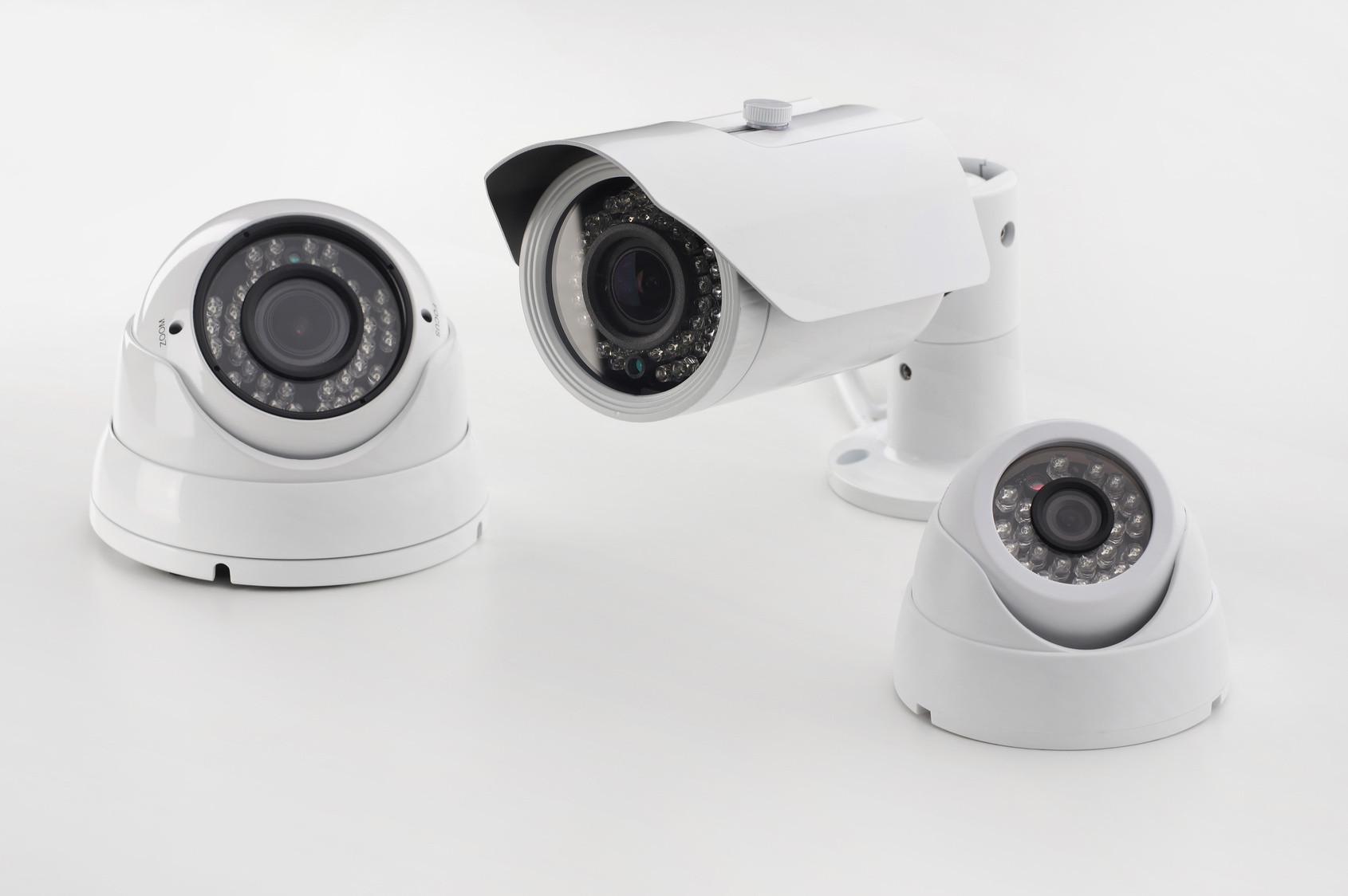Comment installer des caméras IP extérieur/intérieur de surveillance?